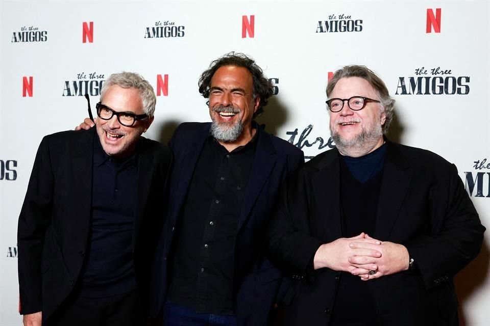 Utilizan el nombre de directores mexicanos, como Guillermo Del Toro (der.) o Alfonso Cuarón (izq.), para engañar a escritores.