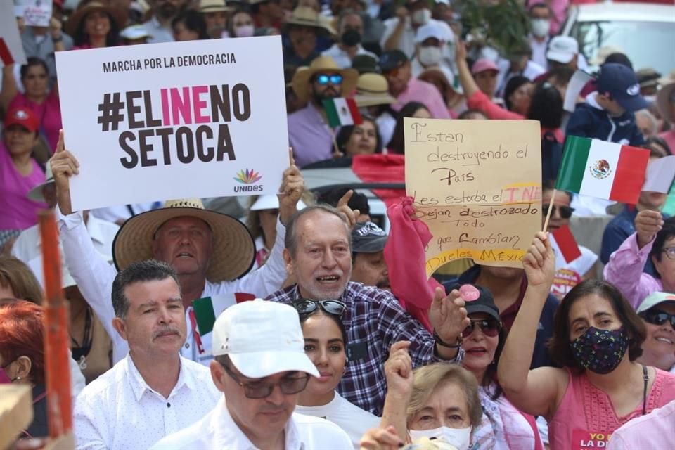 La primera manifestación en defensa del INE en Guadalajara se realizó el 13 de noviembre de 2022.