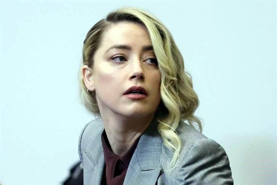 Después de que Amber Heard perdiera el juicio contra Johnny Depp, la actriz reapareció y fue captada bailando canciones de Selena.
