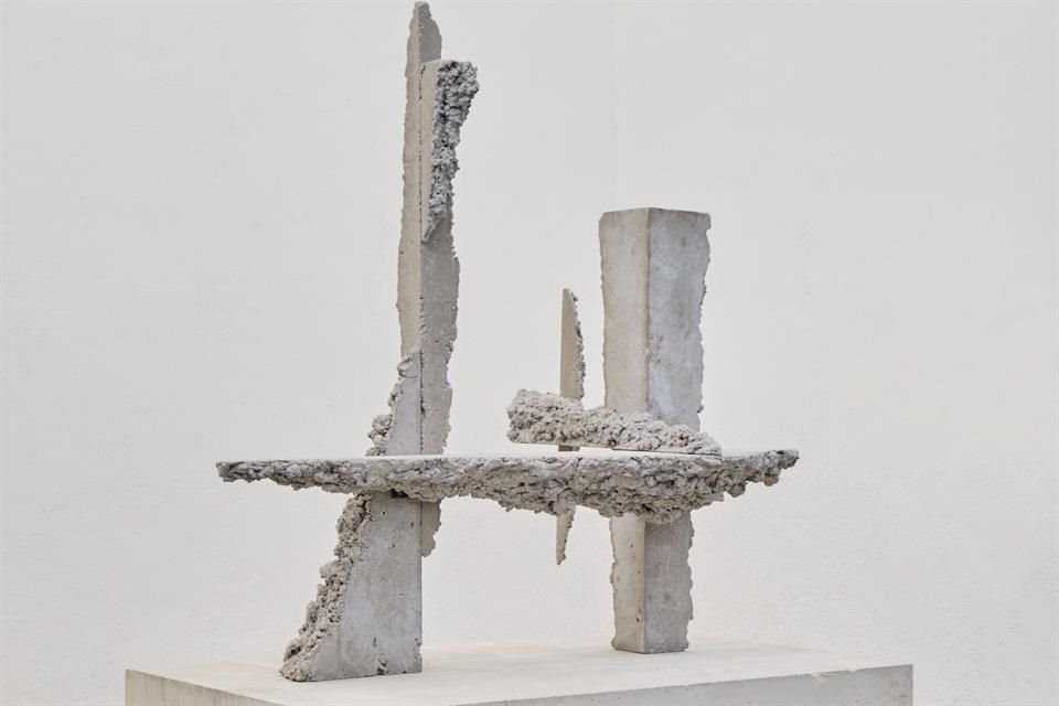 Aspectos de 'El Triunfo de la Derrota', exposición de Alejandro Almanza Pereda.