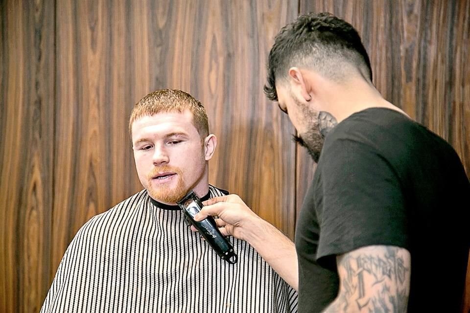 En 2019, el 'Canelo' Álvarez se cortó la barba para apoyar a personas con cáncer, gracias a un evento de Nariz Roja.