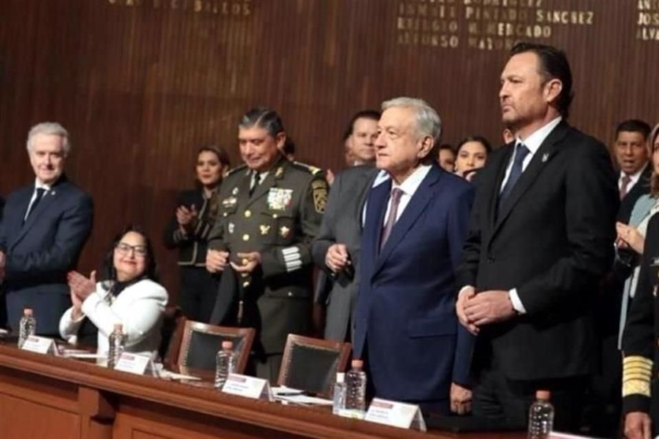 La Ministra presidenta de la SCJN, Norma Piña, fue la única que no se levantó en evento en Querétaro cuando arribó el Presidente López Obrador.