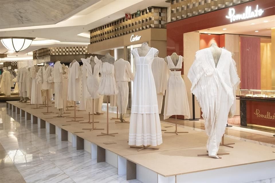 Llega a El Palacio de Hierro 'Punto de Partida' una exposición que busca difundir la moda hecha de materiales tradicionales.