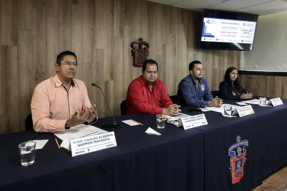 Jóvenes que buscan un lugar en la UdeG podrán inscribirse a los cursos que oferta esta casa de estudios que arrancarán a partir de marzo.