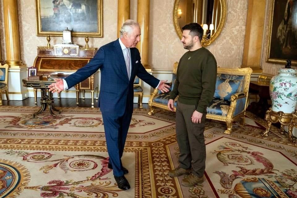 El Rey Carlos III se reunió con el presidente de Ucrania, Volodymyr Zelensky, en el Palacio de Buckingham.