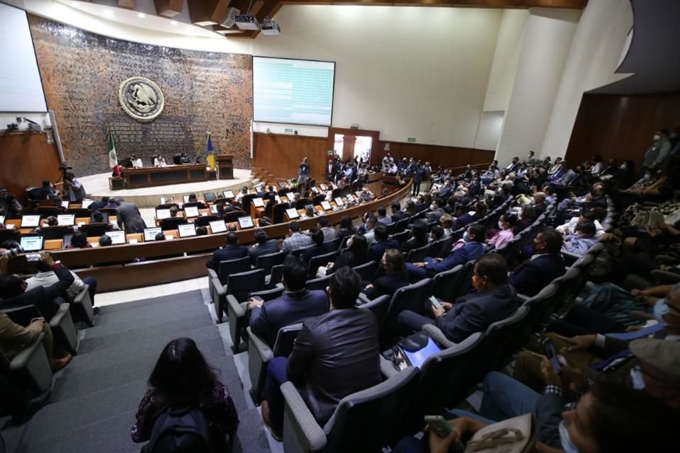 En el Congreso de Jalisco, donde actualmente hay mil 69 trabajadores, sobran 649 servidores públicos, revela un estudio hecho por el Imco.