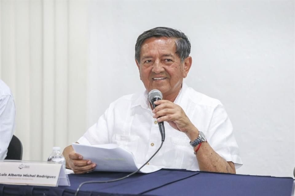 El Gobierno federal investiga el motivo por el cual el Alcalde de Puerto Vallarta, Luis Michel, separó de su cargo el mes pasado al Comisario de Seguridad Ciudadana.