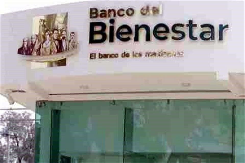 De acuerdo con los reportes, los asaltantes se llevaron más de un millón 200 mil pesos tras el asalto al Banco del Bienestar.