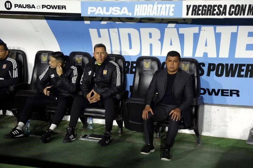 Marco Antonio Ruiz tuvo su primer partido al frente de los Tigres.