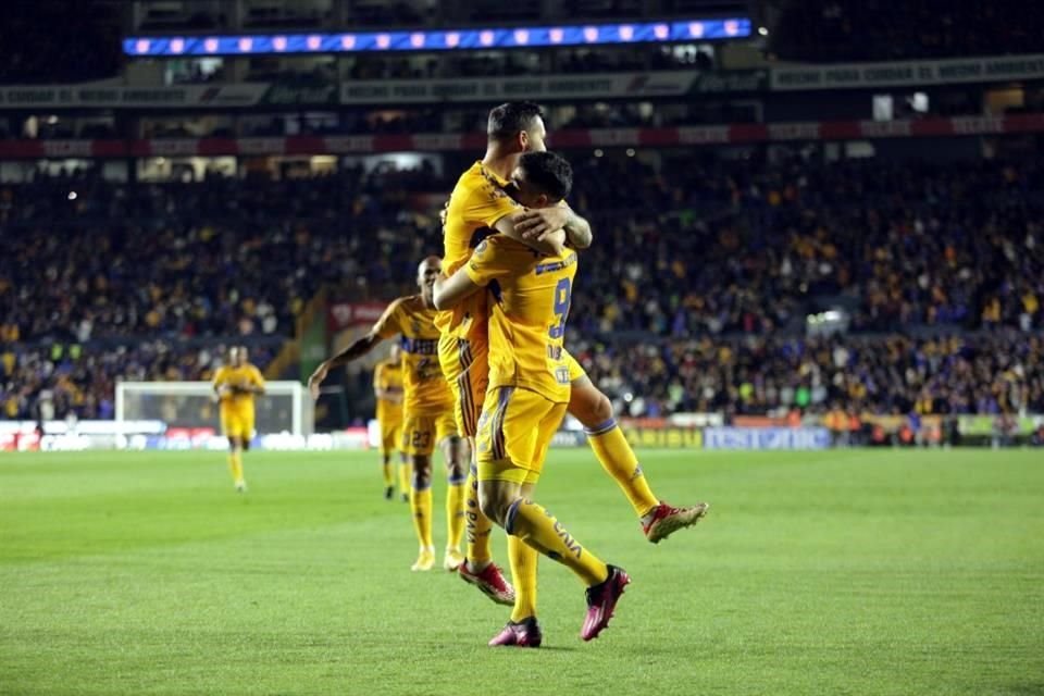 La pareja ofensiva Gignac e Ibáñez se hicieron presente en el marcador.