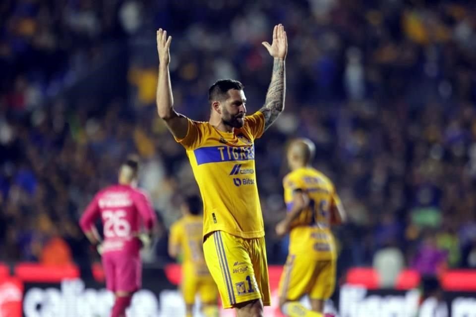 Gignac redondeó la noche con su doblete y llegó a 180 con los Tigres.