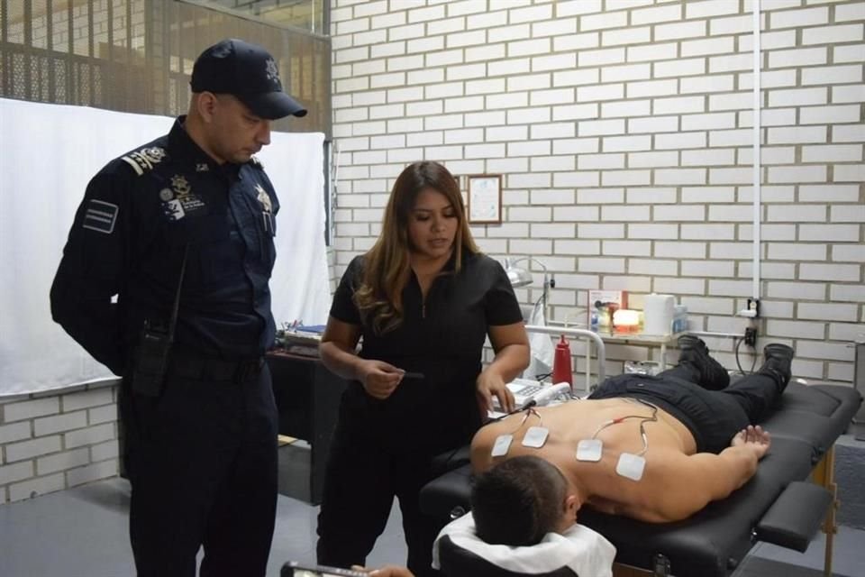 La Comisaría de Guadalajara inauguró un área para brindar sesiones de fisioterapia a policías que sufran lesiones en el servicio.