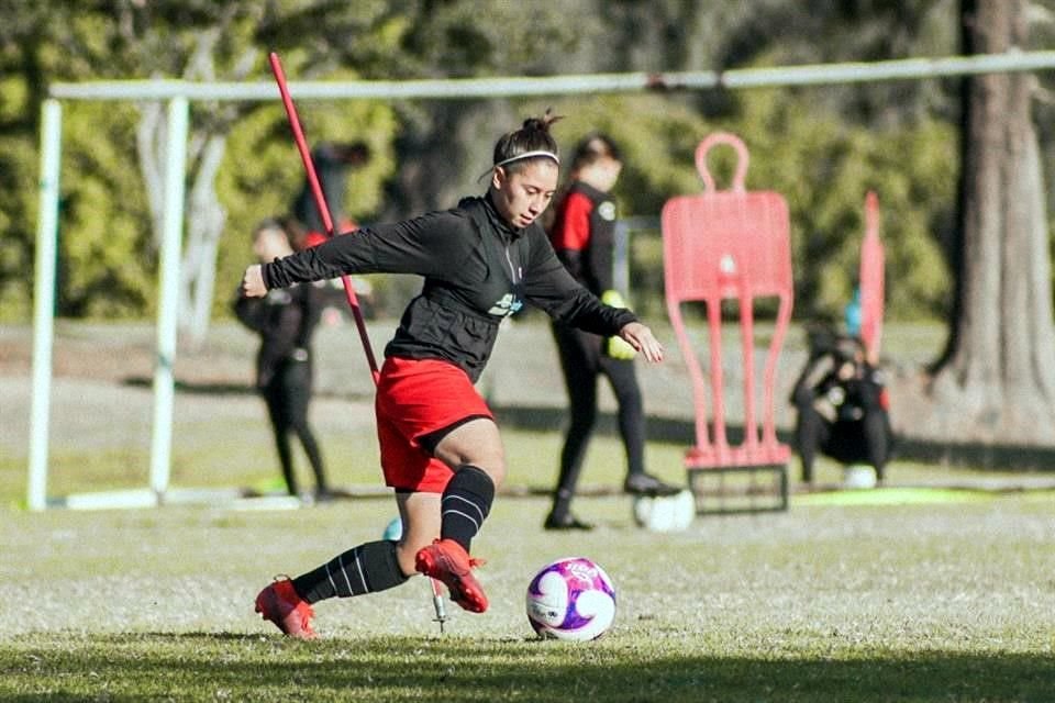 Alejandra Lomelí, delantera de Atlas femenil.