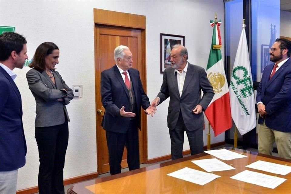 Firma del memorándum de entendimiento entre Sempra Infraestructura, CFE y Grupo Carso.