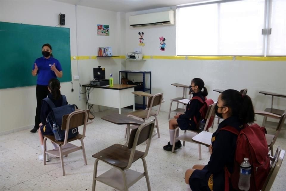 Escobedo busca entregar herramientas para habilitar la vida social y escolar de los menores.