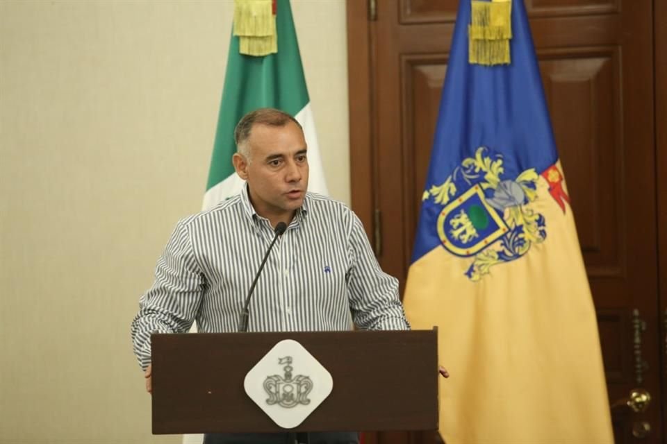 Alberto Esquer, Secretario de Sistema de Asistencia Social.