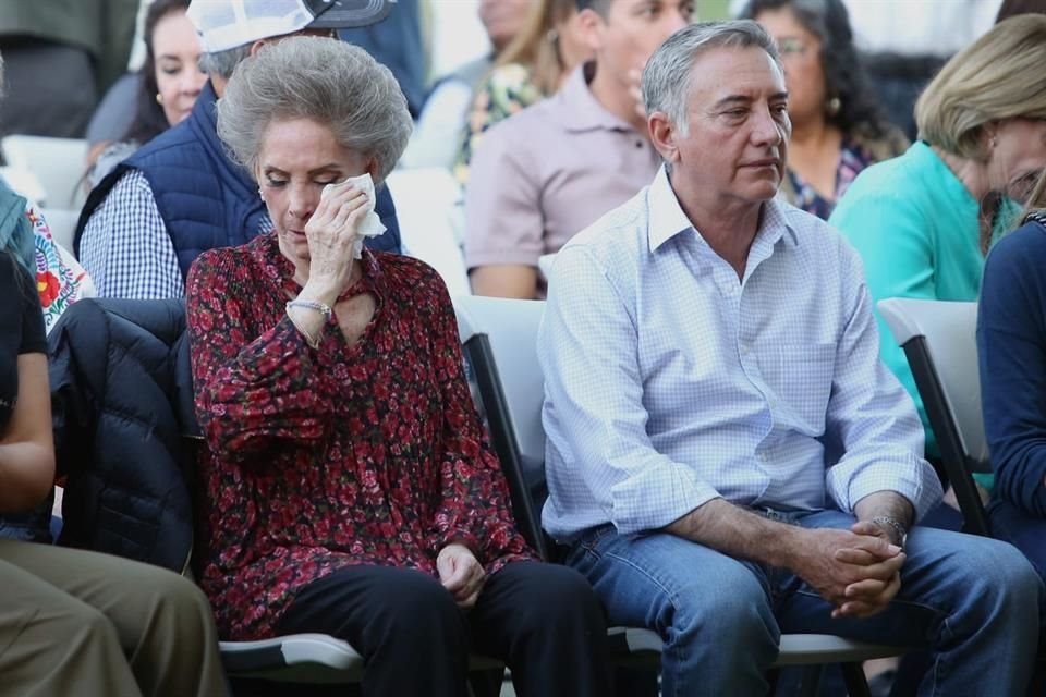 Por momentos Doña Cuquita lució nostálgica, en la misa por el aniversario del natalicio de Vicente Fernández.