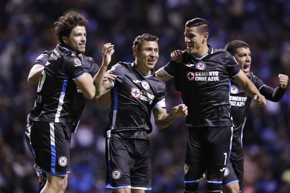 Cruz Azul por fin pudo celebrar una victoria.