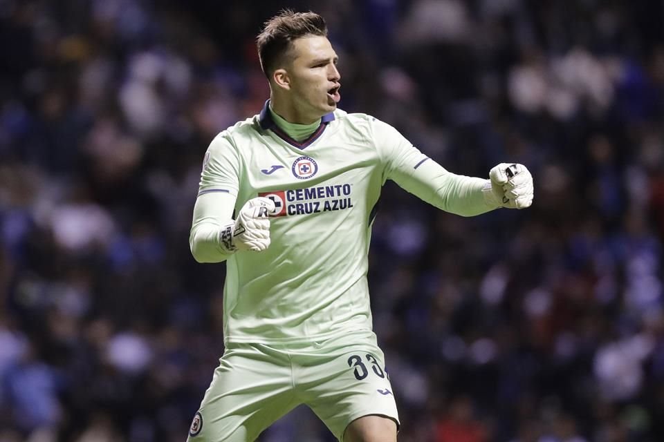 Sebastián Jurado fue titular por encima de Jesús Corona.