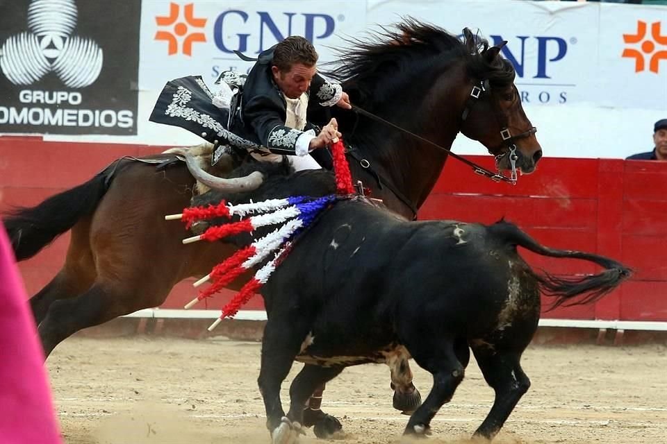 El rejoneador Jorge Hernández Gárate cortó una solitaria oreja en la tercera tarde de la Feria de Aniversario 2023 de la Nuevo Progreso.