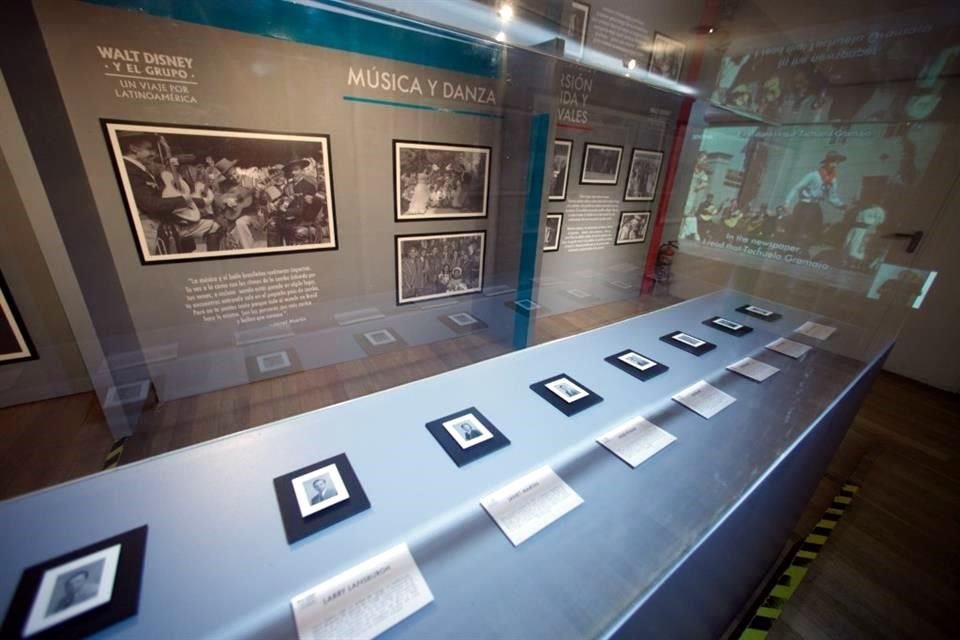 El Museo Soumaya recibe a 'Walt Disney y el Grupo', una exposición fotográfica que muestra las influencias de Disney en Latinoamérica.