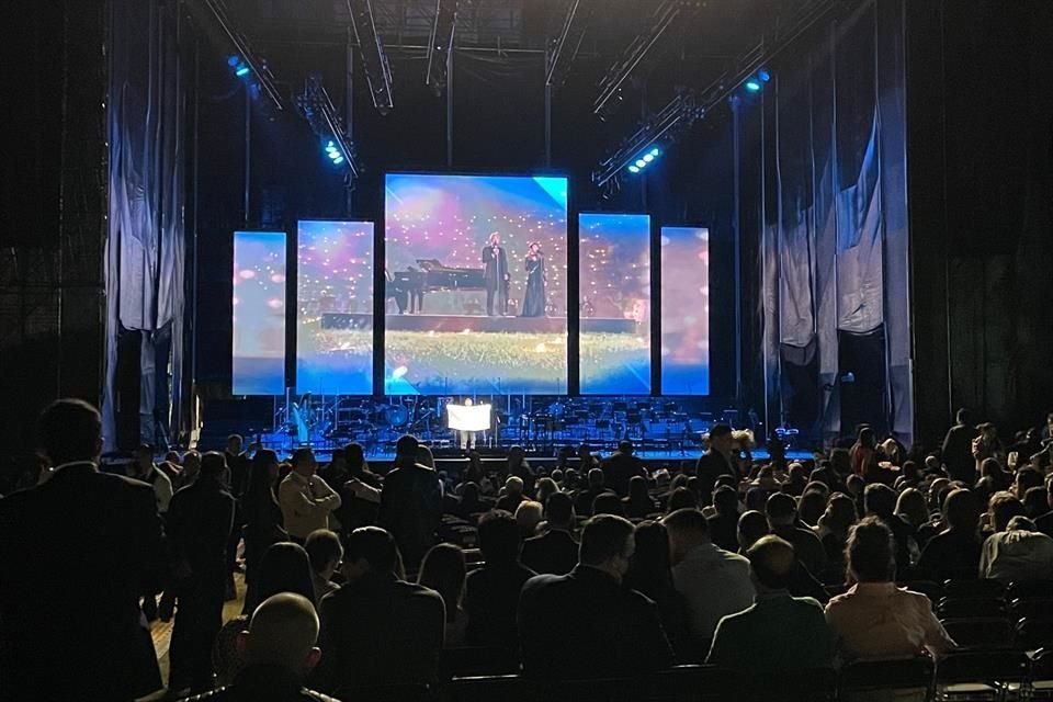 Más de una hora en llegar, pago adicional de estacionamiento, sanitarios sucios y mala organización en general, reportan asistentes al concierto de Andrea Bocelli en el Cañadas Country Club.