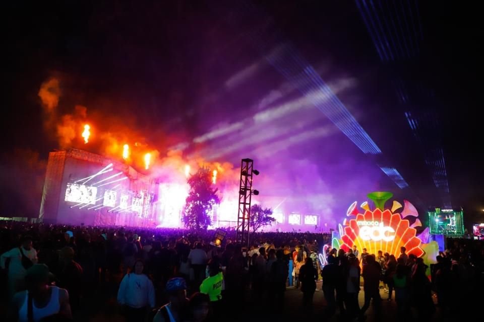 El EDC (Electric Daisy Carnival) inundó de dance los oídos de 100 mil almas