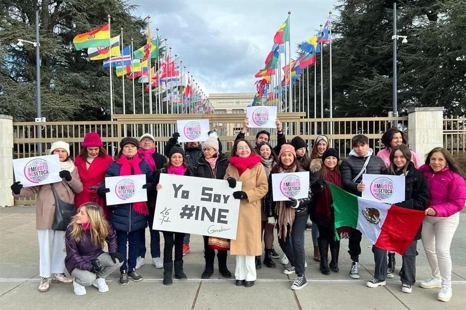 Cerca de 20 personas mostraron su apoyo al órgano electoral en las oficinas de la ONU.