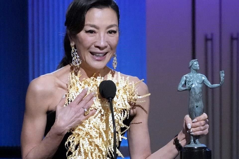 Michelle Yeoh se llevó la gloria por su protagónico en 'Todo en Todas Partes al Mismo Tiempo'.