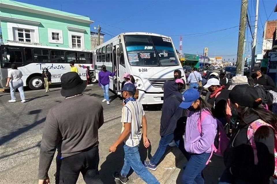 Exigieron al Gobierno del morenista Salomón Jara Cruz atender el pliego petitorio que entregaron el pasado 24 de febrero.