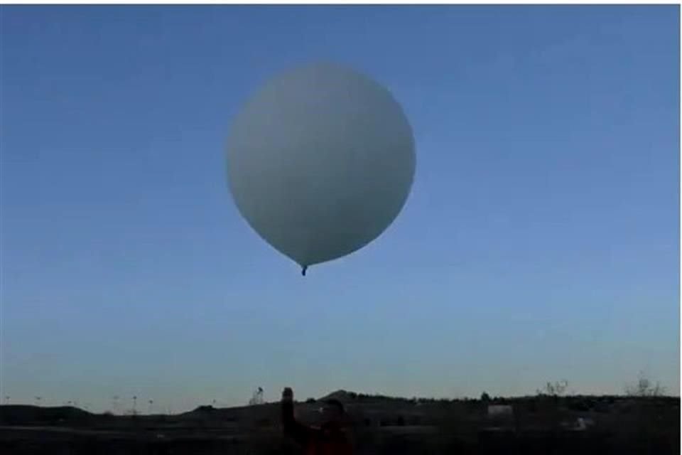 Make Sunsets completó tres lanzamientos de globos cerca de Reno, Nevada, que contenían dióxido de azufre, como parte de una prueba para inyectar el aerosol en la atmósfera y mitigar temporalmente el calentamiento global.