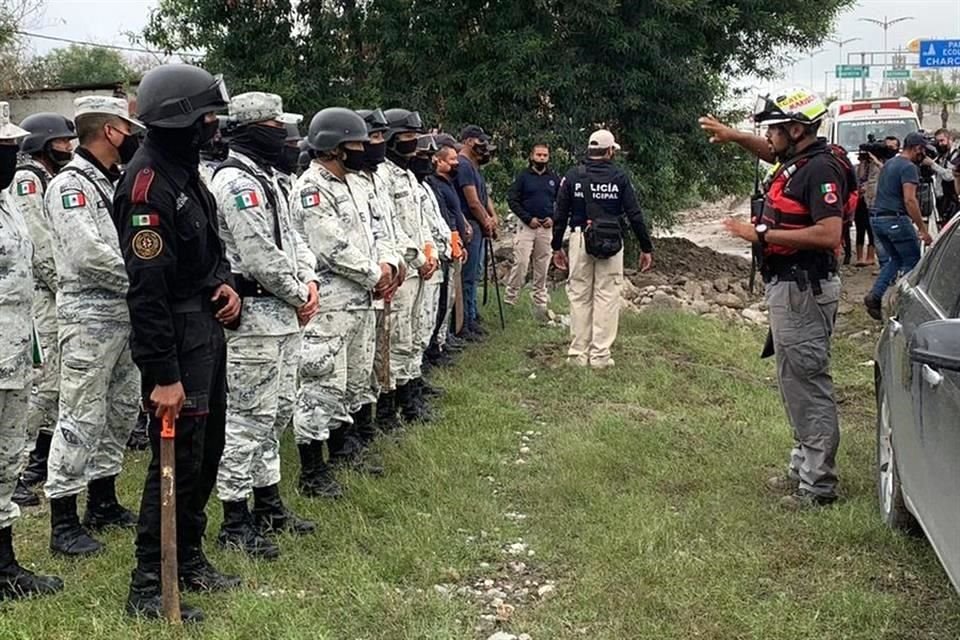 Esta mañana se reinició la búsqueda de Tania por parte de Protección Civil de Juárez, binomios caninos de Protección Civil del Estado, Bomberos, Protección Civil de Guadalupe y policías municipales.