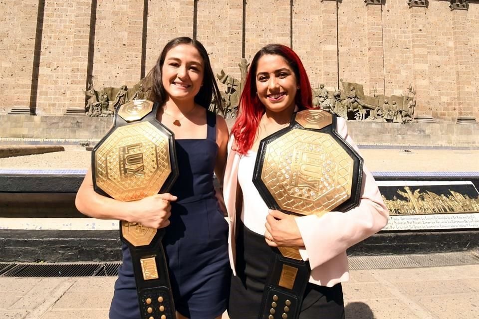 Eli Rodríguez y Saray Orozco, peleadoras tapatías campeonas de LUX Fight League.