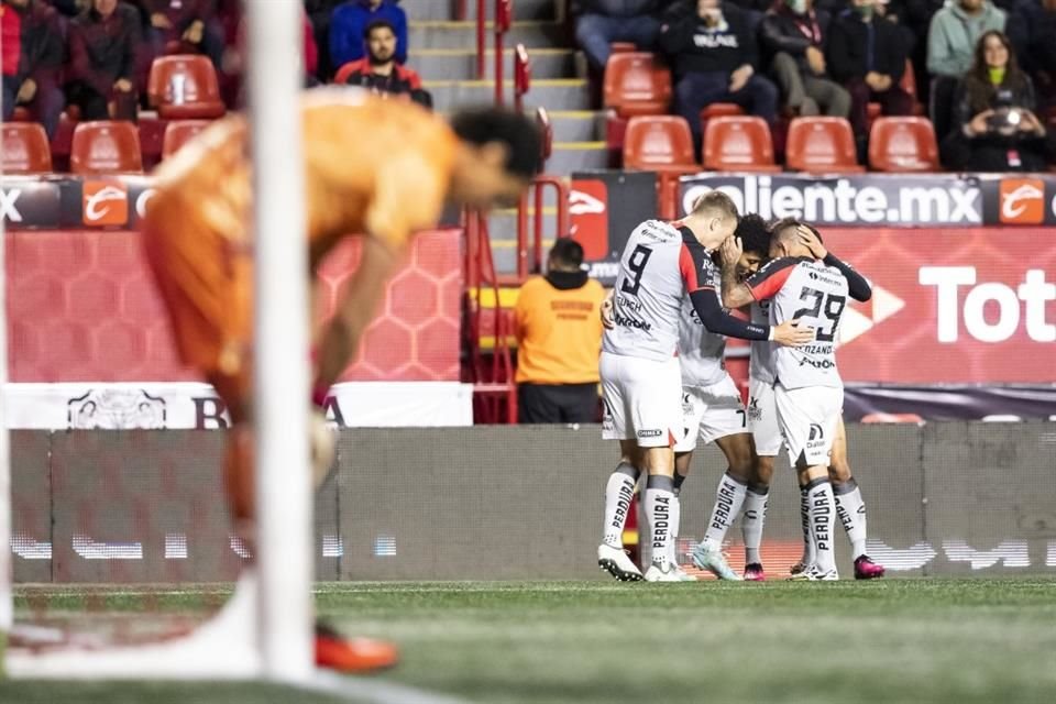 Así festejaron los rojinegros el gol de Julio Furch.