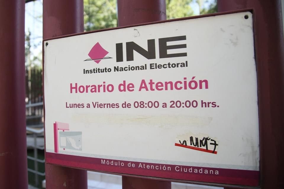 Al menos 2 mil 175 empleados del Servicio Profesional serán despedidos cuando las juntas distritales pasen de permanentes a temporales.