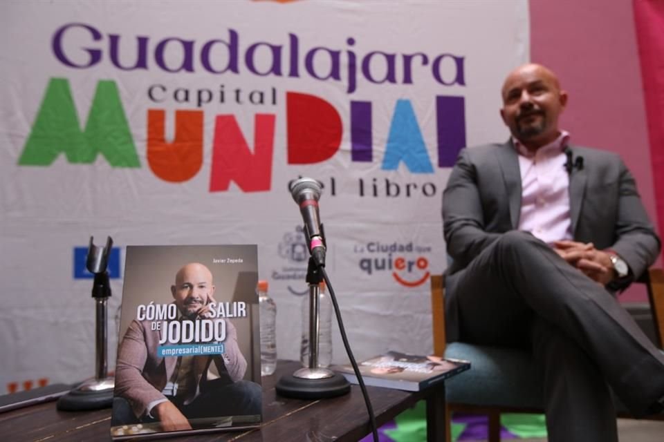 Javier Zepeda presentó su libro Cómo salir de jodido en el Museo del Periodismo y las Artes Gráficas.