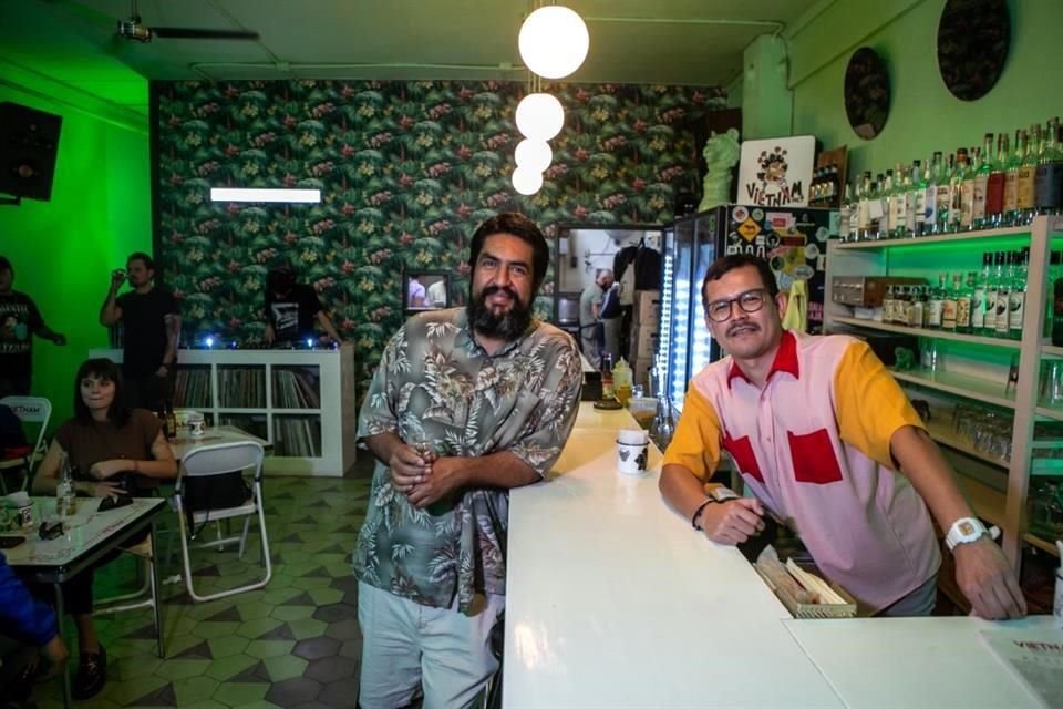 Uvaldo Venegas y Francisco Domínguez fundaron Vietnam Bar.