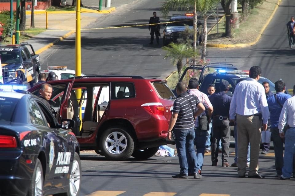La Administración de Aristóteles Sandoval apenas comenzaba cuando fue sacudida por el asesinato de uno de los integrantes de su gabinete: J. Jesús Gallegos Álvarez, en Colinas de San Javier.