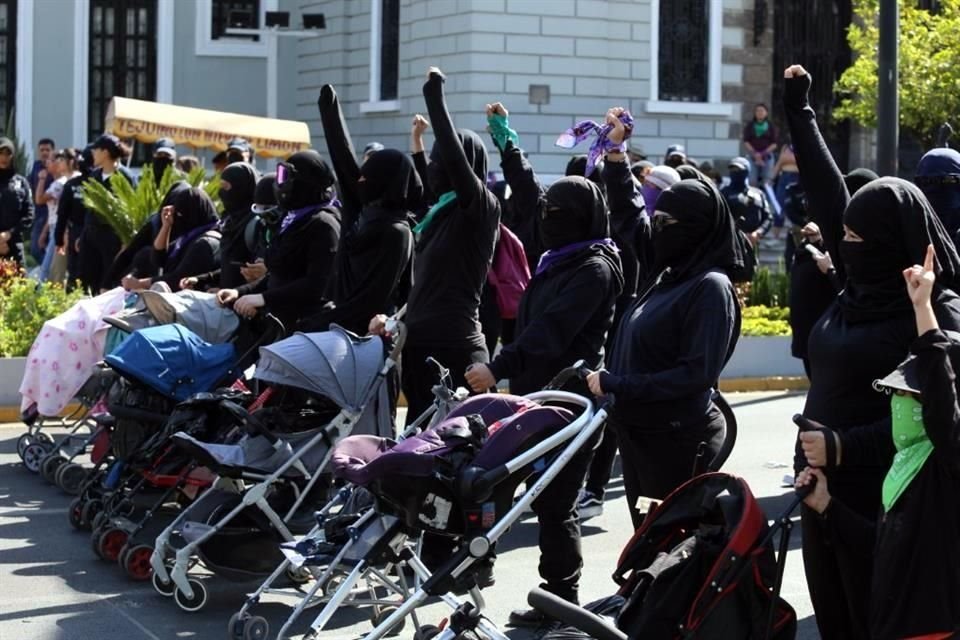 Varios pendientes tienen las instituciones para garantizar una vida libre de violencia a las mujeres que se manifestaron este 8 de Marzo.
