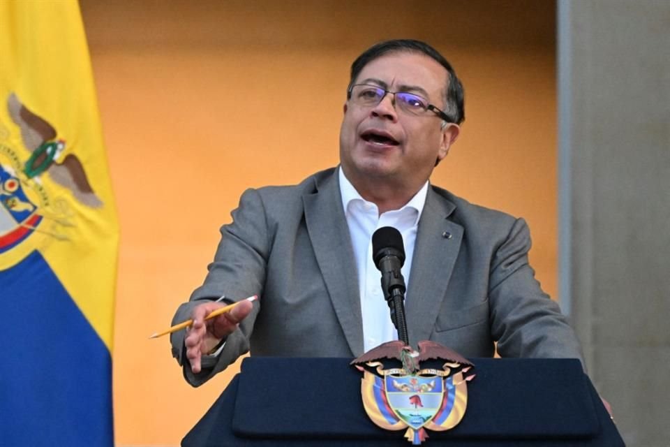 El Presidente de Colombia, Gustavo Petro, discutió con su homólogo de El Salvador, Nayib Bukele.