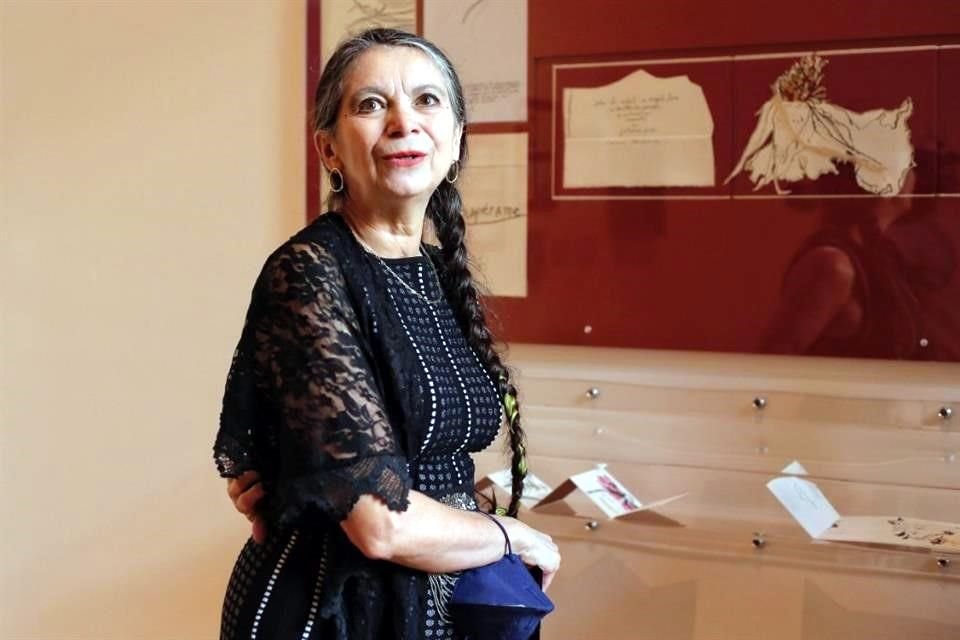 Algo de la propensión de Boullosa por las artes visuales pudo verse en la exposición 'Bajo la misma falda', en el Museo Nacional de Arte, una colaboración con la artista Magali Lara.