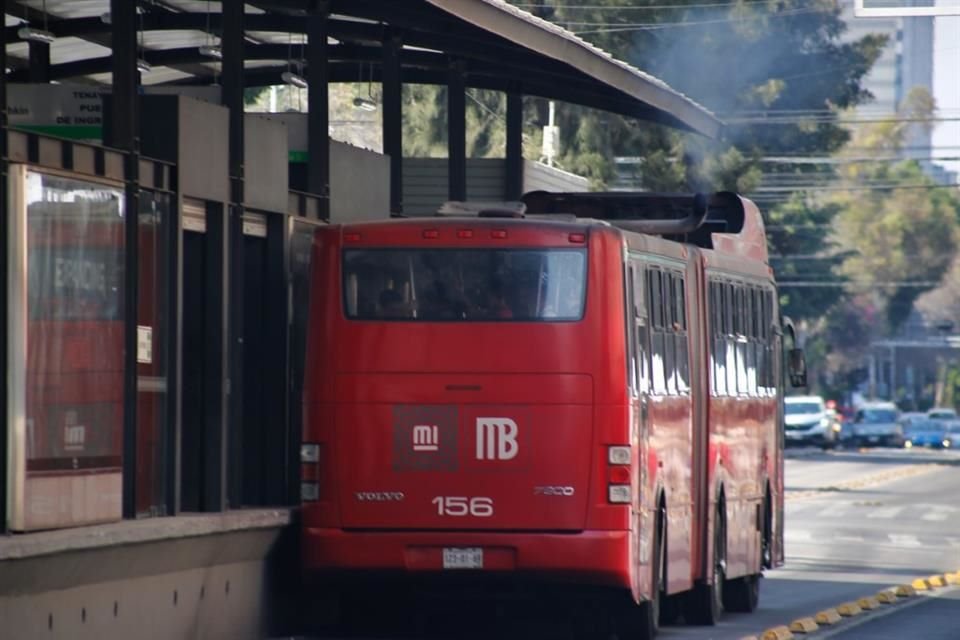 Convocó a otro concurso para contratar el servicio de mantenimiento a balizamiento y pisos a las estaciones. 