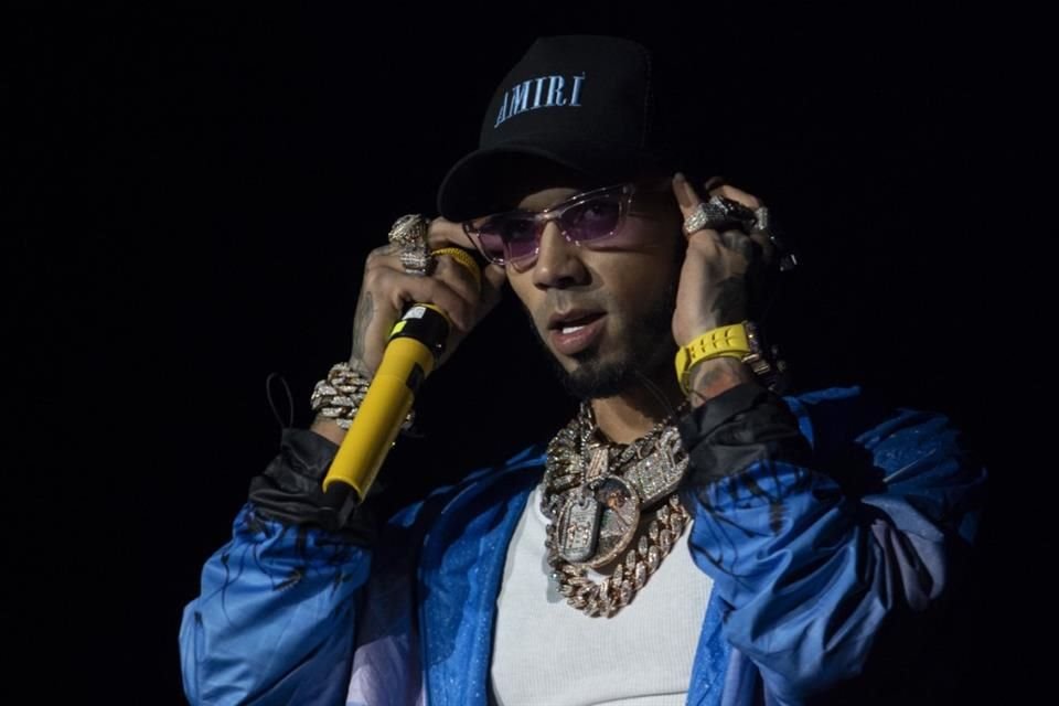 El cantante urbano Anuel AA anunció el nacimiento de su segunda hija con la cantante Yailin.