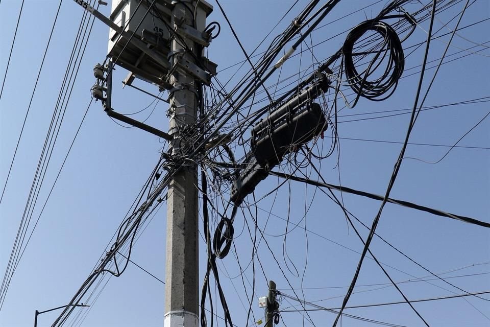 Tras el caso de un niño que murió por lesiones que le provocaron cables sueltos en Tonalá, la empresa Megacable se deslindó.