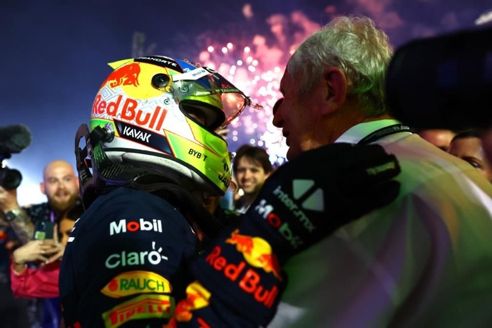 Las palabras de Helmut Marko se suman a las de Max Verstappen, quien destacó que Checo es un verdadero hombre de familia y se preocupa mucho por él y sus amigos.