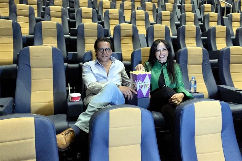 Alma Rosa García, Socia Fundadora, y Miguel Angel Dávila, Presidente y Socio Fundador de Cinemas WTC, presentaron hace unos días el nuevo proyecto de exbihición.