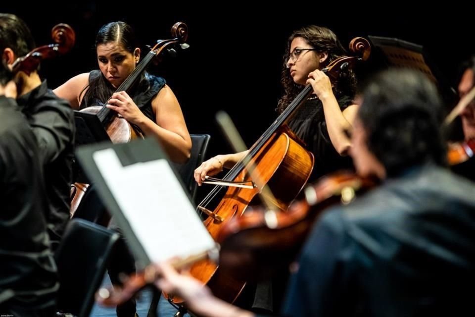 La cantante y directora de orquesta Grace Echauri dirigirá a la Orquesta Higinio Ruvalcaba de la Universidad de Guadalajara.