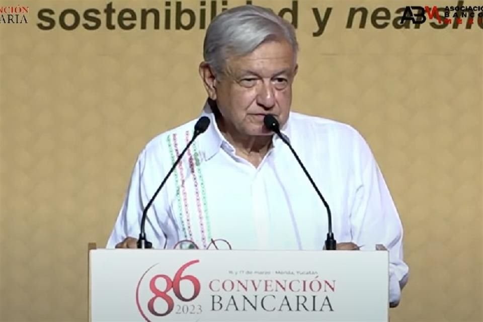 Durante Convención Bancaria, AMLO dijo que reporte de utilidades de banca múltiple en 2022 fue de 236,743 mdp, ganancias nunca antes vistas.