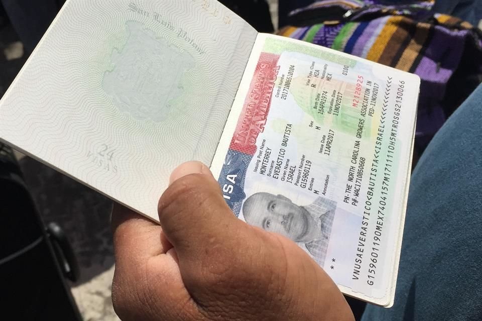 El Consulado ha detectado que a los solicitantes de esta visa, los presuntos 'reclutadores' les cobran dinero.