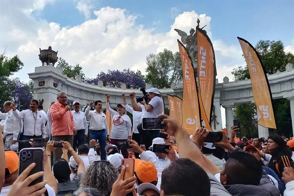 SNTE aseguró que movilizó a 100 mil sindicalizados a evento de AMLO en el Zócalo.